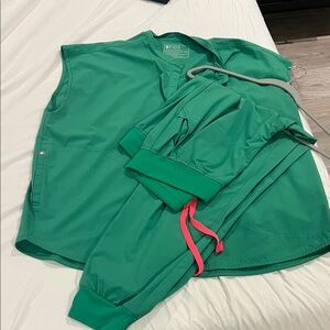 FIGS Vibrant Green Scrub Ensemble